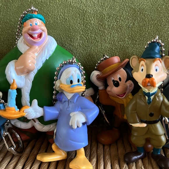 Complete 10 Piece set of Disney A Christmas Carol Keychains EC - Picture 4 of 10